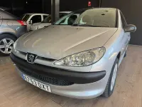 Usado Peugeot 206 75 CV (55 kW) 2006 Gris / plata Berlina