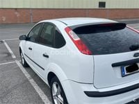 Usado Ford Focus Trend 115 CV (84 kW) 2007 Blanco Berlina