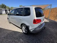 Usado VW Touran Edition 105 CV (77 kW) 2012 Gris / plata Monovolumen