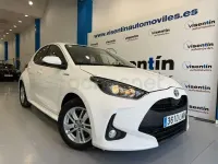 Usado Toyota Yaris Hybrid Active 116 CV (85 kW) 2021 Blanco Berlina