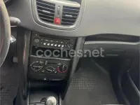 Usado Peugeot 207 75 CV (55 kW) 2009 Gris / plata Berlina