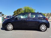 Usado Toyota Yaris Hybrid Active 100 CV (73 kW) 2017 Negro Berlina