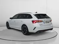 Usado Skoda Octavia RS 200 CV (147 kW) 2023 Blanco Familiar