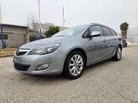 Usado Opel Astra Sport 110 CV (80 kW) 2012 Plateado Familiar