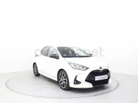 Usado Toyota Yaris Hybrid Style 116 CV (85 kW) 2022 Blanco Berlina