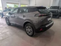 Usado Peugeot 2008 Active 110 CV (80 kW) 2021 Gris SUV
