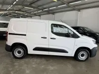 Usado Peugeot Partner S 102 CV (75 kW) 2021 Blanco Monovolumen