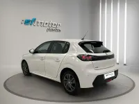 Usado Peugeot 208 Active 102 CV (75 kW) 2022 Blanco Utilitario