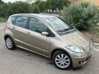 Usado Mercedes A200 Elegance 140 CV (102 kW) 2005 Beige Monovolumen