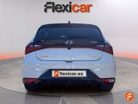 Usado Hyundai i20 100 CV (73 kW) 2022 Blanco Berlina