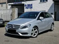 Usado Mercedes B180 109 CV (80 kW) 2012 Gris / plata Monovolumen