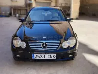 Usado Mercedes C180 143 CV (105 kW) 2003 Negro Berlina