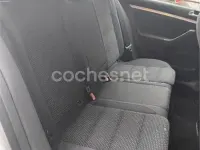 Usado VW Jetta Highline 105 CV (77 kW) 2009 Gris / plata Berlina