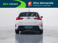 Usado Toyota Auris Active 132 CV (97 kW) 2014 Blanco Berlina