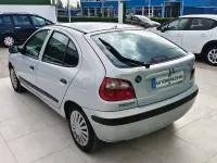 Usado Renault Mégane II Expression 115 CV (84 kW) 2002 Gris / plata Berlina