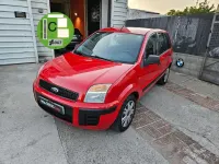 Usado Ford Fusion 80 CV (58 kW) 2010 Rojo Utilitario