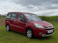 Usado Citroën Berlingo Seduction 92 CV (67 kW) 2014 Rojo Monovolumen