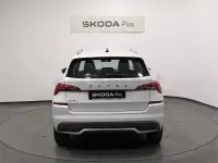 Usado Skoda Kamiq Ambition 150 CV (110 kW) 2022 Blanco SUV