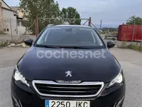 Usado Peugeot 308 SW Allure 130 CV (95 kW) 2015 Negro Familiar