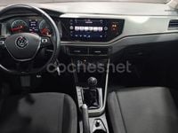 Usado VW Polo Advance 95 CV (69 kW) 2021 Gris / plata Berlina