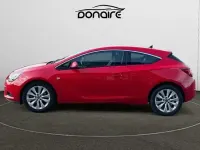 Usado Opel Astra GTC Sportive 130 CV (95 kW) 2014 Rojo Berlina
