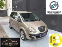 Usado Lancia Musa 90 CV (66 kW) 2007 Marrón Monovolumen