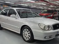 Usado Hyundai Sonata GLS 131 CV (96 kW) 2003 Gris / plata Berlina