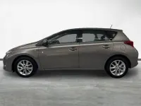 Usado Toyota Auris Active 90 CV (66 kW) 2015 Marrón Utilitario