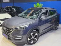 Usado Hyundai Tucson Style 184 CV (135 kW) 2017 Gris / plata SUV