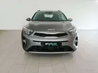 Usado Kia Stonic 101 CV (74 kW) 2024 Gris SUV