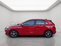 Usado Hyundai i30 120 CV (88 kW) 2022 Rojo Berlina