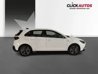 Usado Hyundai i30 N Line 96 CV (70 kW) 2025 Blanco Berlina
