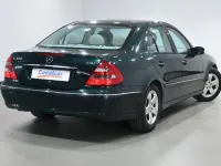 Usado Mercedes E320 Classic 224 CV (164 kW) 2006 Gris Berlina