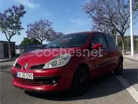 Usado Renault Clio II Expression 85 CV (62 kW) 2006 Rojo Berlina