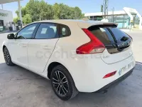 Usado Volvo V40 Momentum 150 CV (110 kW) 2017 Blanco Berlina