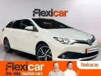 Usado Toyota Auris Hybrid Active 136 CV (100 kW) 2017 Blanco Familiar