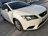 Usado Seat Leon Reference 110 CV (80 kW) 2017 Blanco Berlina