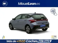 Usado Hyundai i20 101 CV (74 kW) 2024 Gris Utilitario
