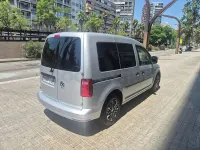 Usado VW Caddy 102 CV (75 kW) 2020 Gris / plata Monovolumen