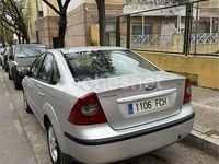Usado Ford Focus Trend 115 CV (84 kW) 2007 Gris / plata Berlina