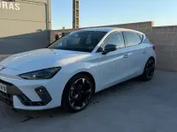 Usado Cupra Leon 150 CV (110 kW) 2025 Blanco Berlina
