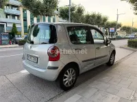 Usado Renault Modus Expression 80 CV (58 kW) 2005 Gris / plata Monovolumen