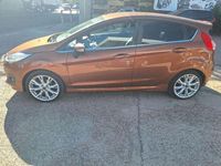 Usado Ford Fiesta Titanium X 125 CV (91 kW) 2014 Marrón Utilitario