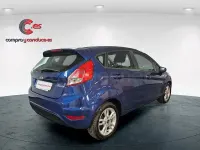 Usado Ford Fiesta Trend 82 CV (60 kW) 2016 Azul Utilitario