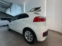 Usado Kia Rio 75 CV (55 kW) 2016 Blanco Utilitario