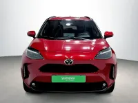 Usado Toyota Yaris Active 116 CV (85 kW) 2024 Rojo Utilitario