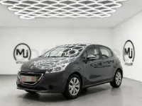 Usado Peugeot 208 Active 82 CV (60 kW) 2014 Negro Utilitario