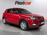 Usado Ssangyong (KGM) Tivoli Limited 129 CV (94 kW) 2017 Rojo SUV