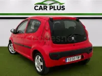 Usado Peugeot 107 54 CV (39 kW) 2007 Rojo Utilitario