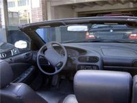 Usado Chrysler Stratus 133 CV (97 kW) 1998 Plateado Descapotable
